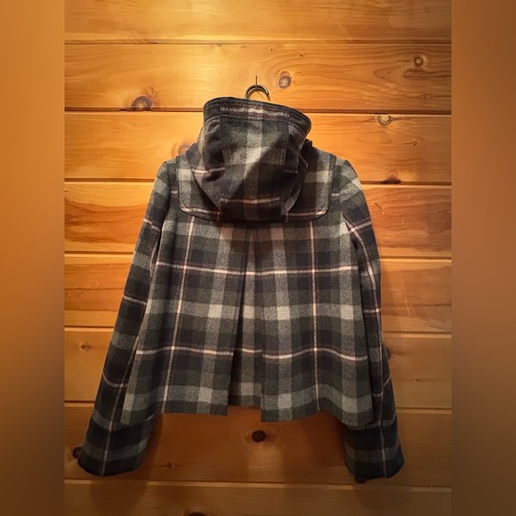 Abercrombie and fitch plaid jacket with hood size Medium. - Picture 6 of 10